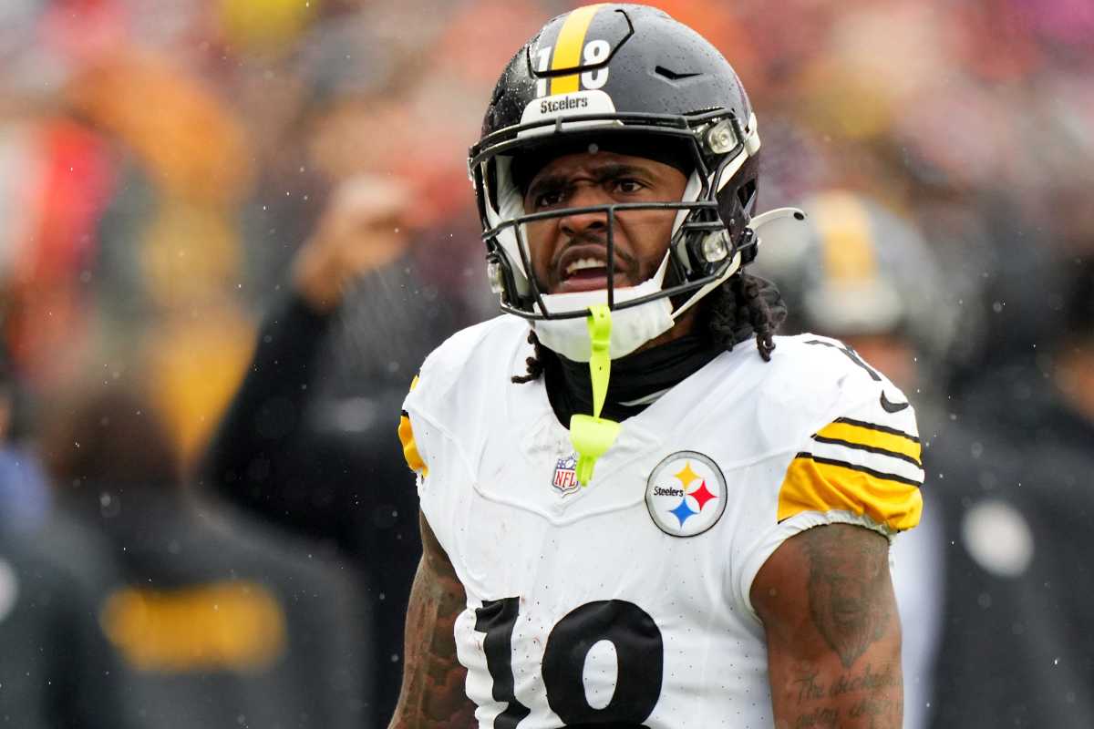 Pittsburgh Steelers wide receiver Diontae Johnson (18) reacts after a deep catch in the second quarter of a Week 12 NFL football game between the Pittsburgh Steelers and the Cincinnati Bengals, Sunday, Nov. 26, 2023, at Paycor Stadium.